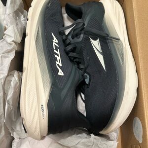 Men’s Altra Torin 8 - US MENS 8 WIDE